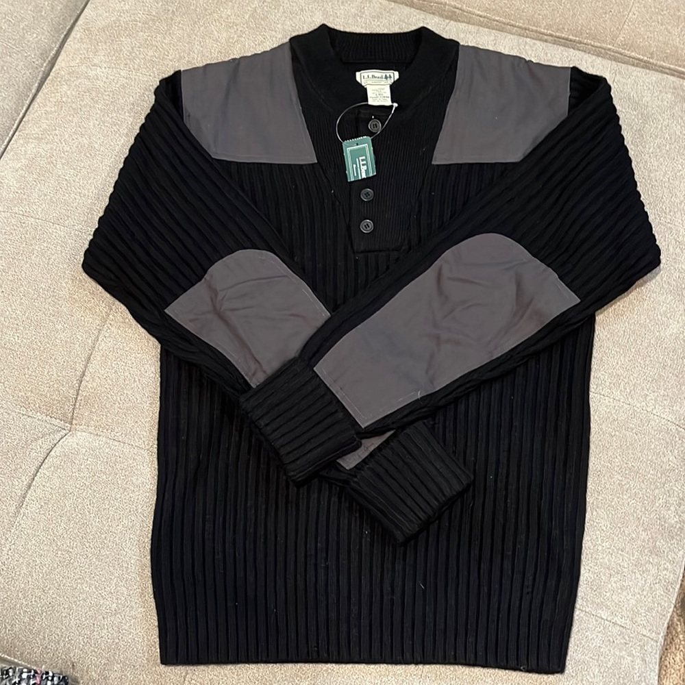Men’s Merino Lambs’ Wool sweater.